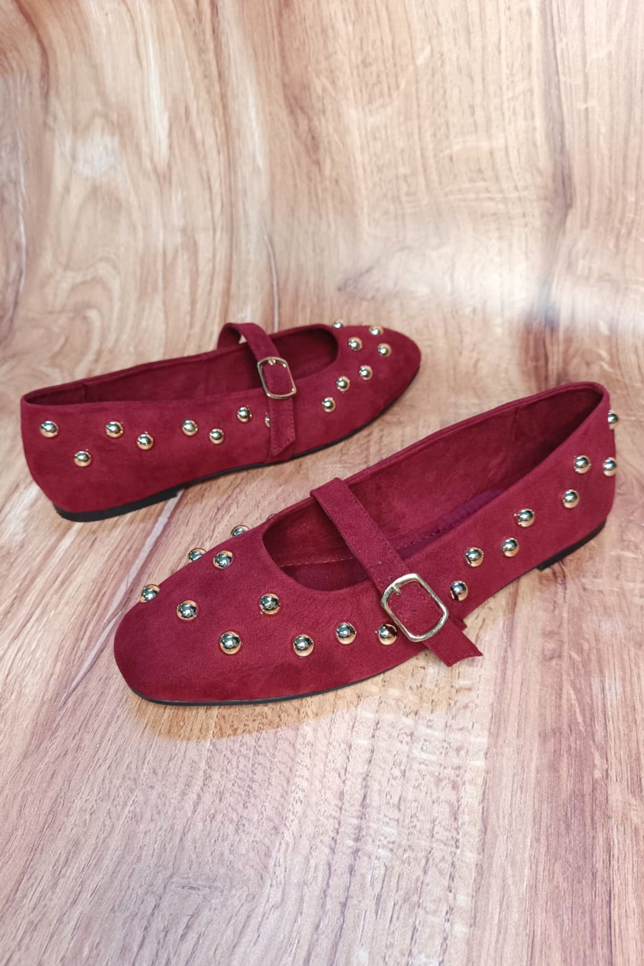 SAMARA balerina mary jane con estoperoles dorados Vino