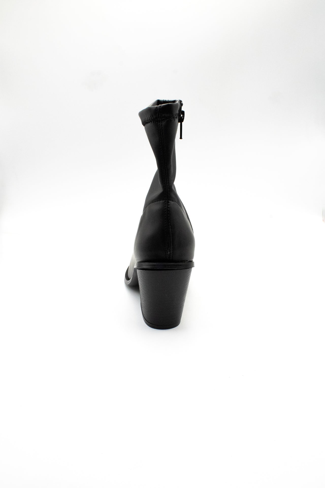 Julieta bota negro con tacón y cierre al lado
