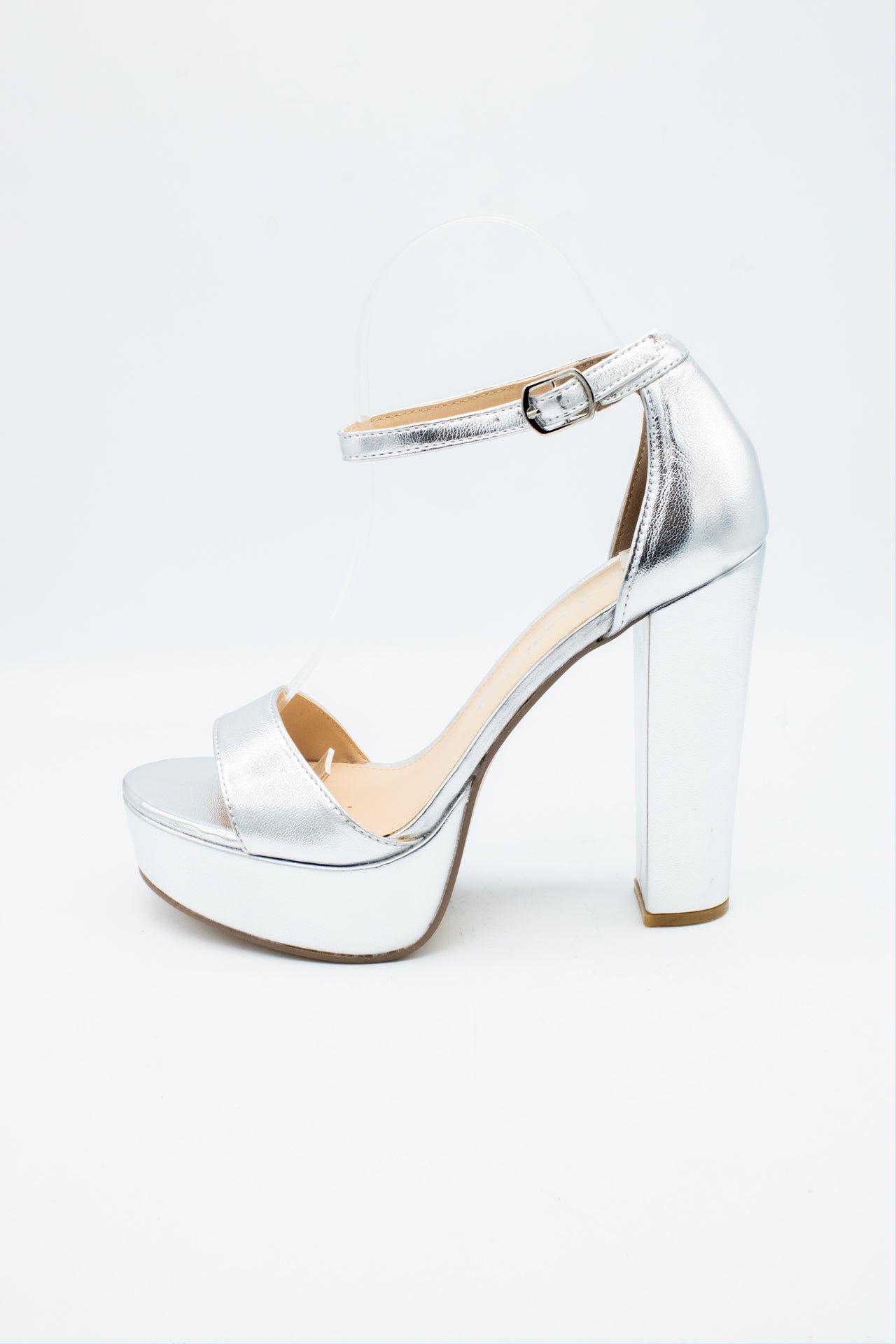 VENUS Sandalia de Tacon charol Plata