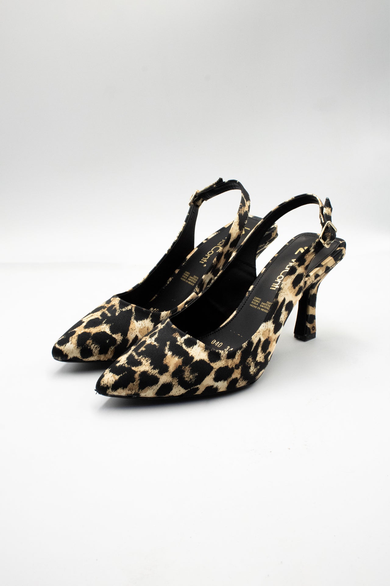 LARA Zapatilla destalonada Leopardo