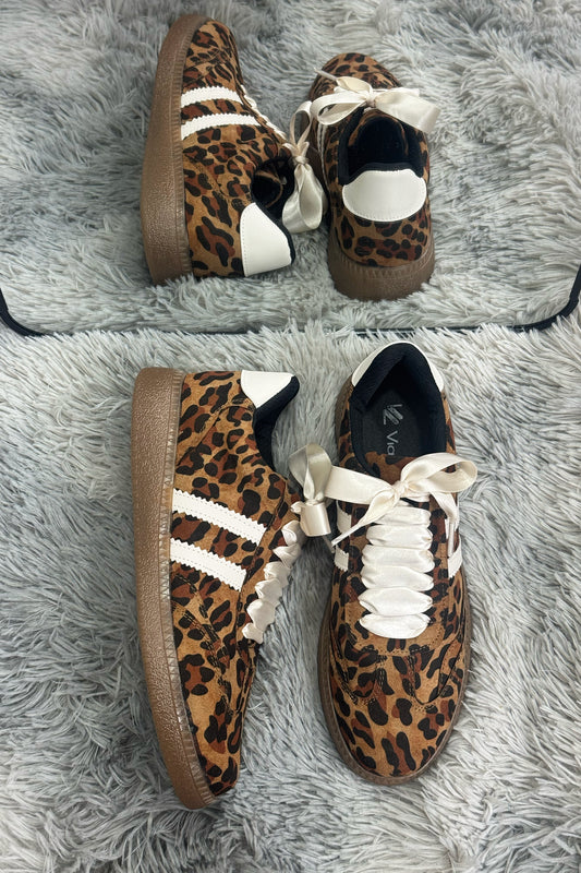 MIKA Tenis con suela de goma leopardo