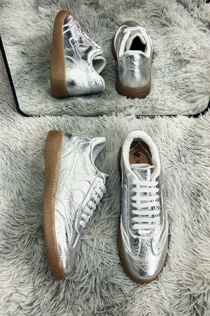 MIKA Tenis con suela de goma plata