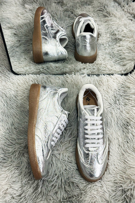MIKA Tenis con suela de goma plata