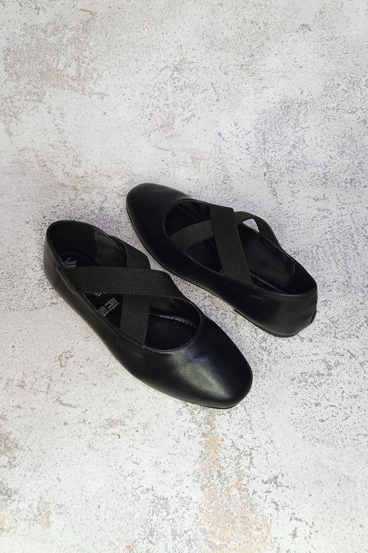 LIA balerina con elástico cruzado negra