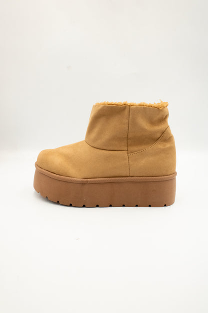Anna bota camel con peluche