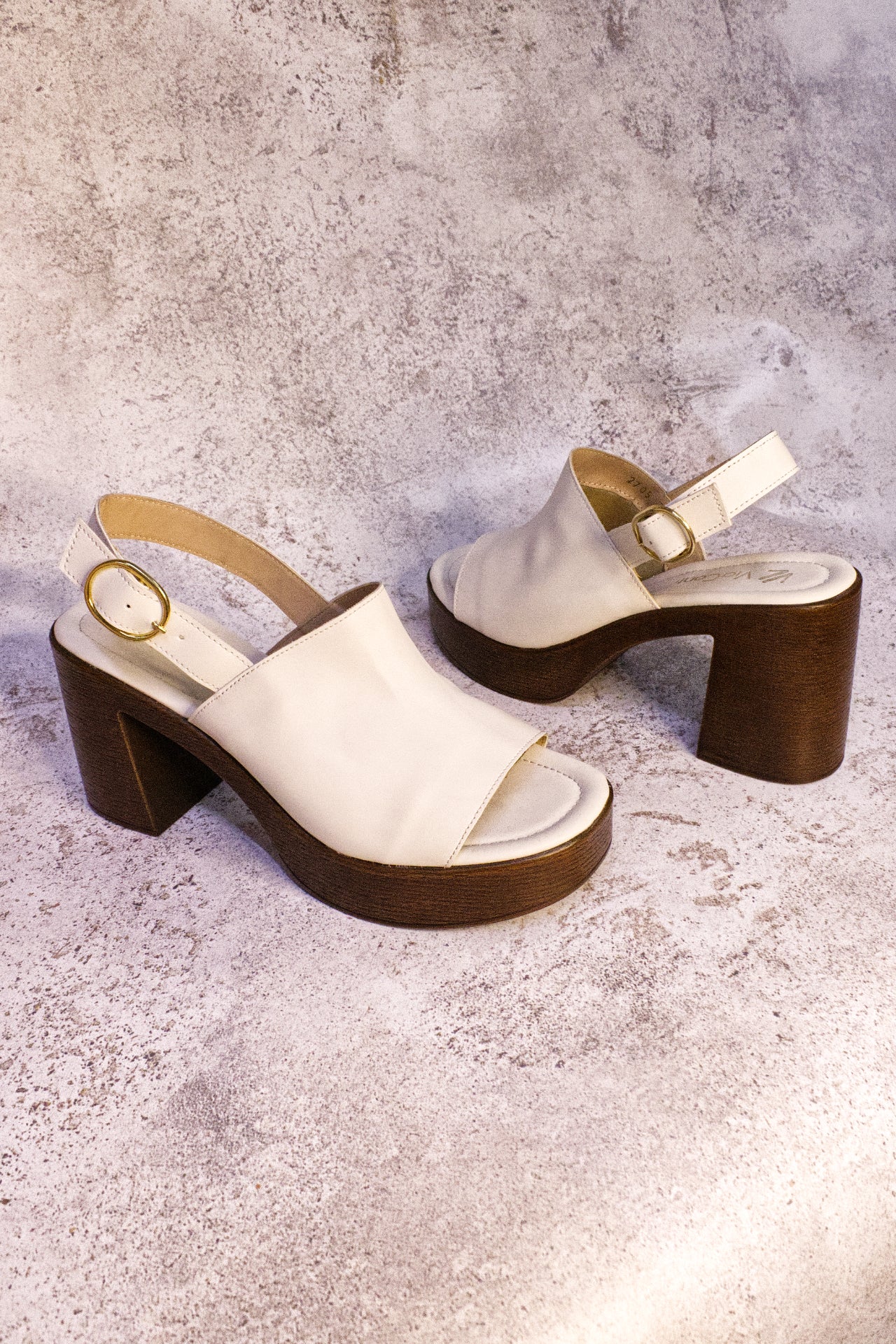 MARLEN sandalia con plataforma late