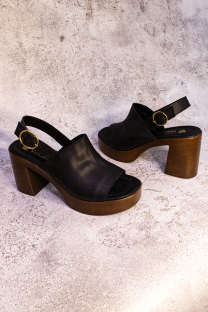MARLEN sandalia con plataforma negro