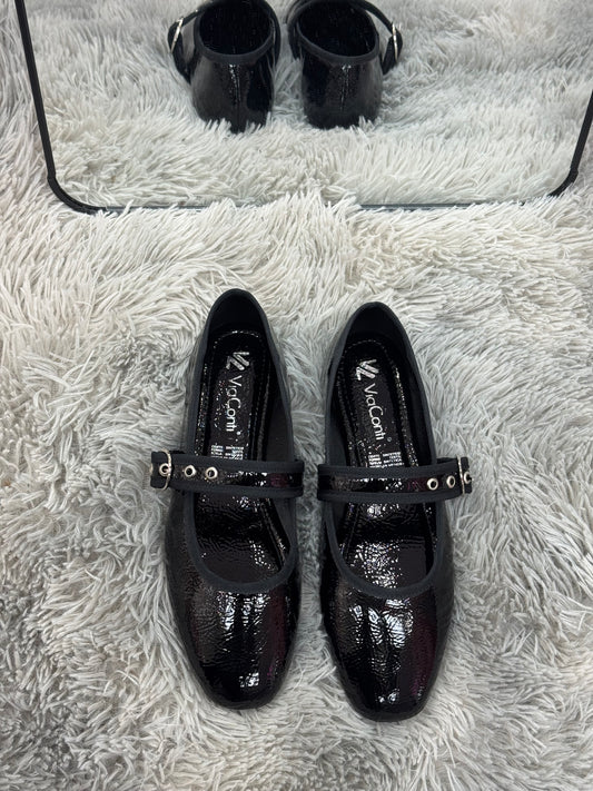 KENYA balerina de piso negro con hebilla y ojillos
