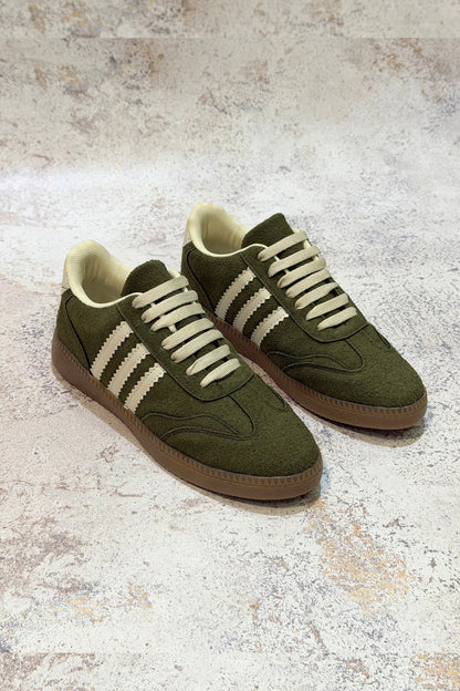 ADRIANA Tenis con suela de goma verde