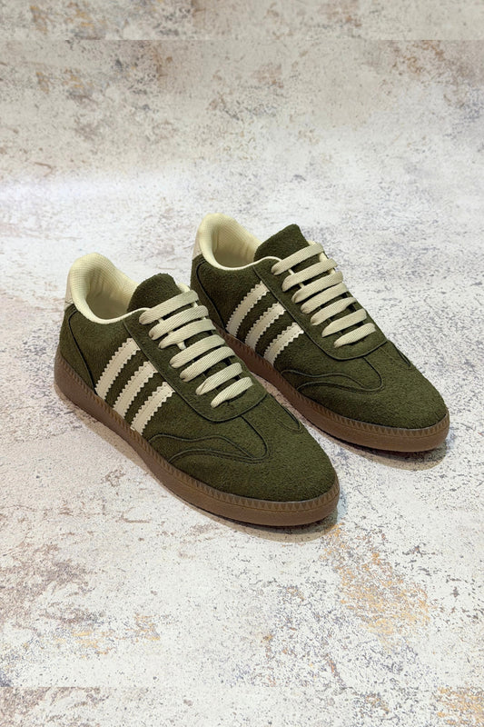 ADRIANA Tenis con suela de goma verde
