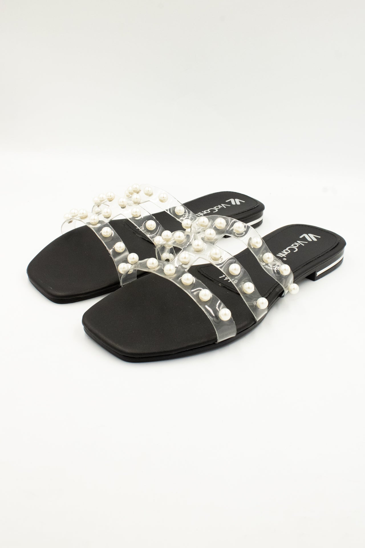 BRISA Sandalia de piso transparente y negro con perlas