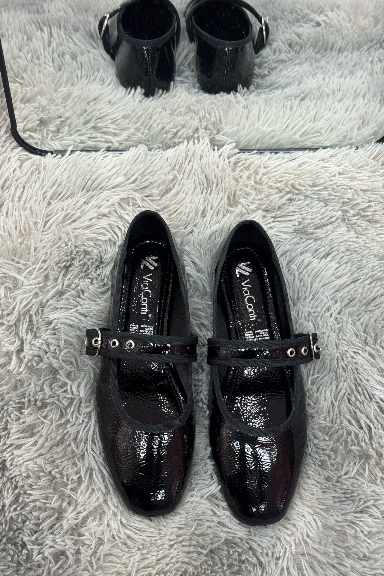 KENYA balerina de piso negro con hebilla y ojillos