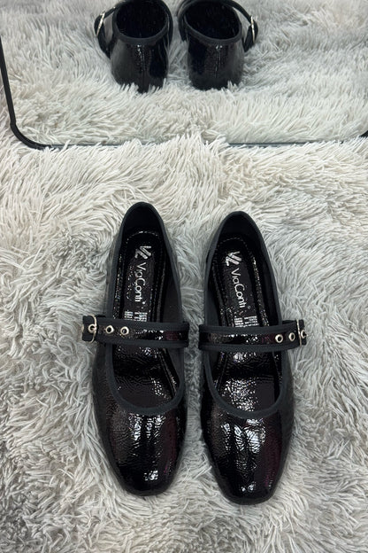 KENYA balerina de piso negro con hebilla y ojillos