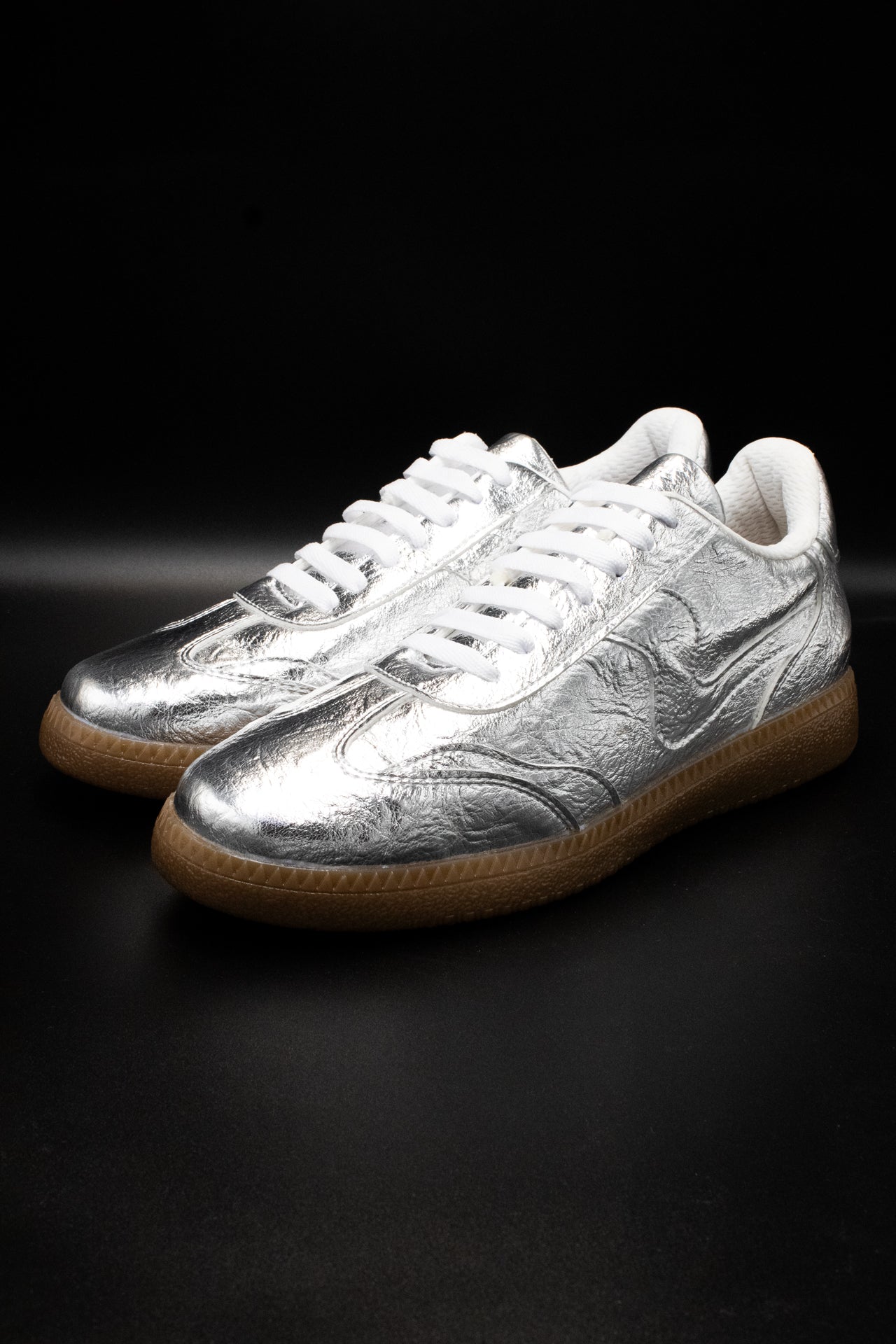 MIKA Tenis con suela de goma plata